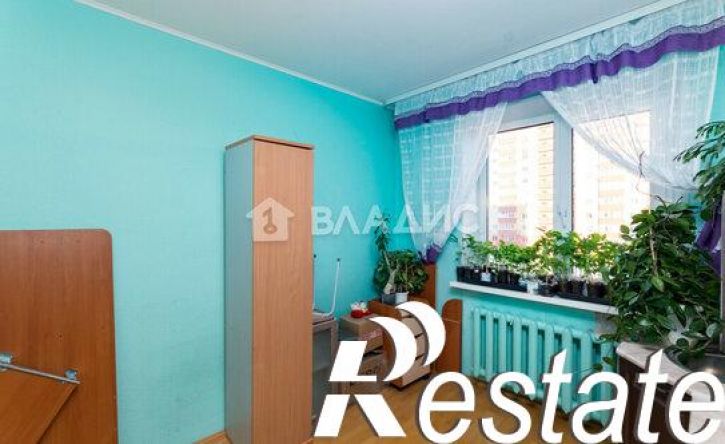 4-комн квартира 3-й микрорайон, 9