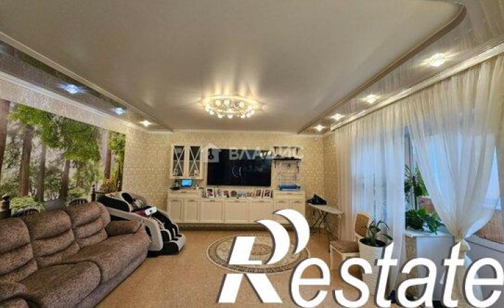 3-комн квартира 10-й микрорайон, 63А