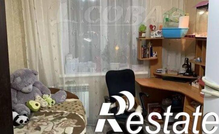 4-комн квартира 10-й микрорайон, 39