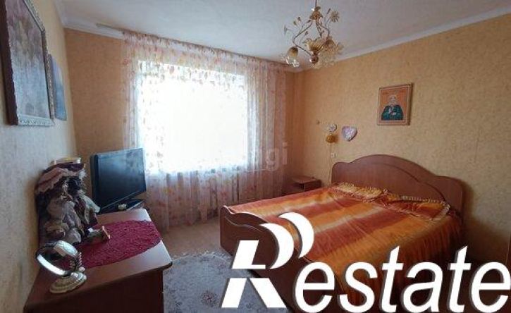 3-комн квартира 6-й микрорайон, 4