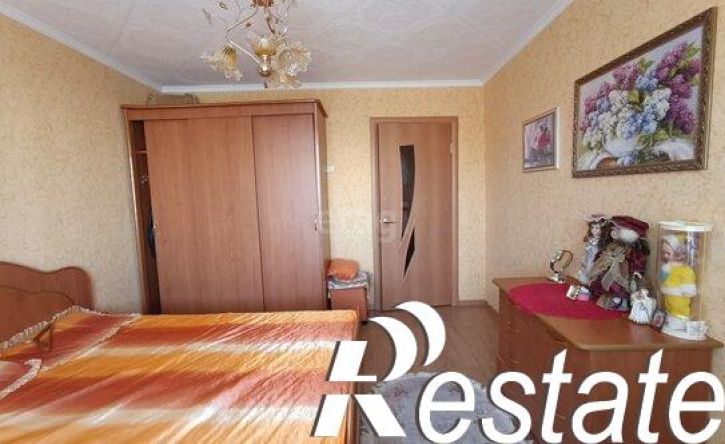 3-комн квартира 6-й микрорайон, 4
